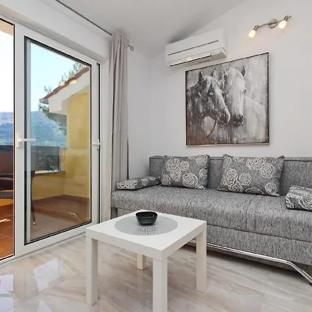 Apartment Charmantes In Mit Eigenem Balkon - B59567